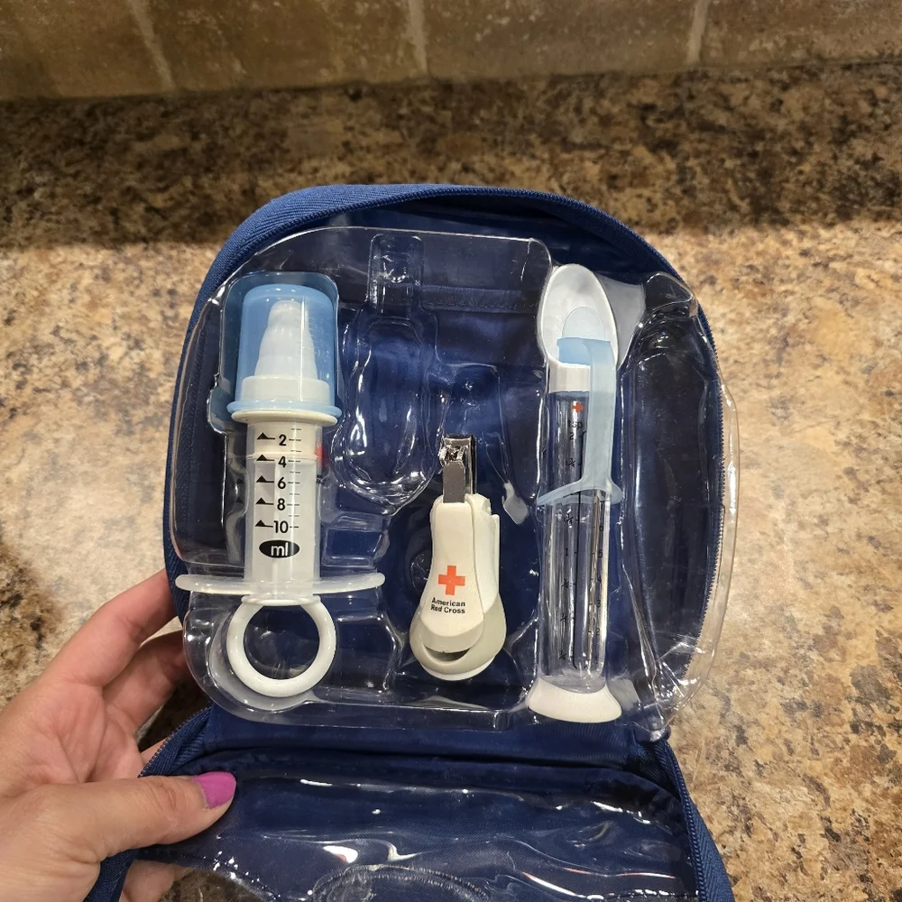 American Red Cross Deluxe Healthcare Kit